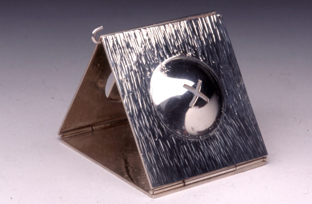 triangle medal